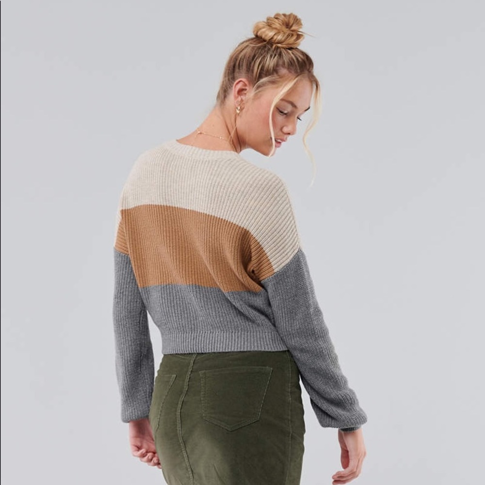 Color Block Crewneck Sweater - Picture 3 of 8